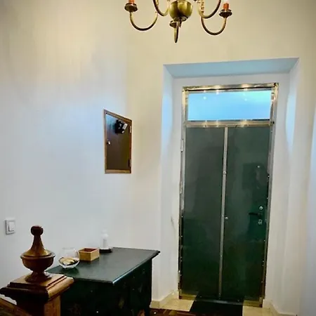 Andar Tranquilo Entre Lisboa Apartamento *