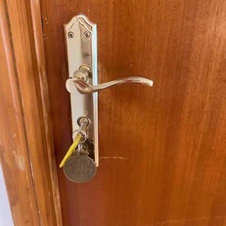 Apartamento Andar Tranquilo Entre Lisboa