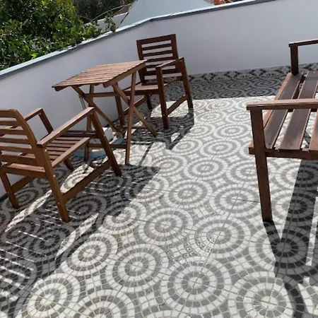 Andar Tranquilo Entre Lisboa Apartamento *